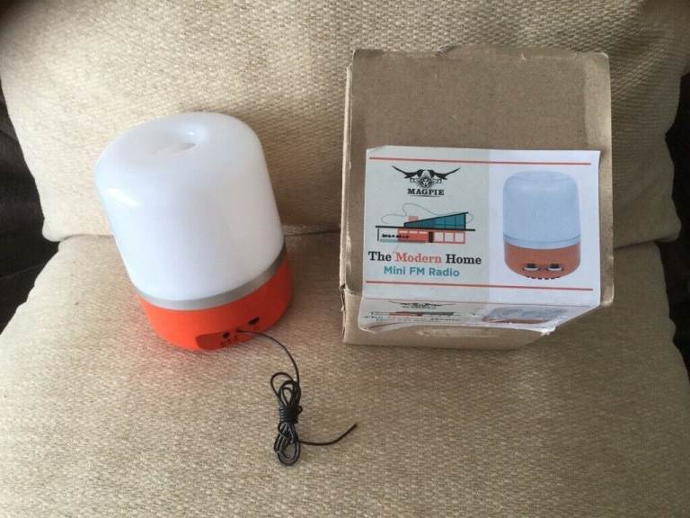 Magpie The Modern Home Mini FM Radio