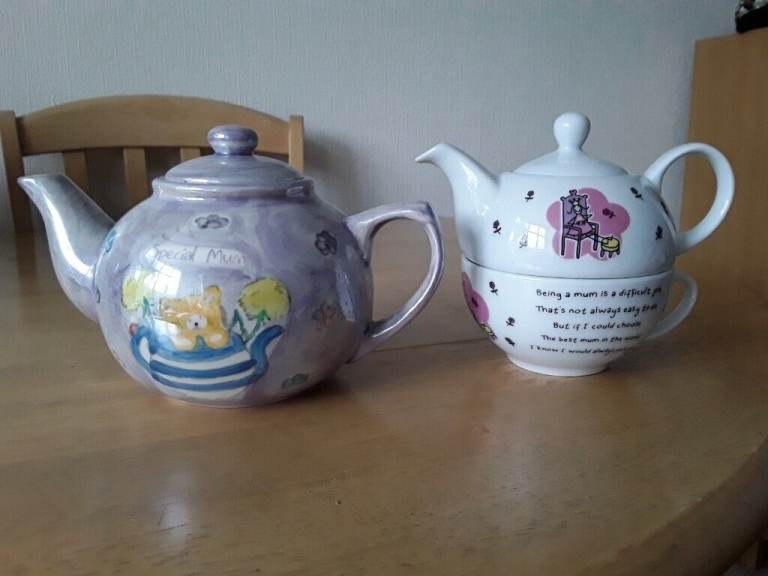 2 Teapots Special Mum and Tea for One. 