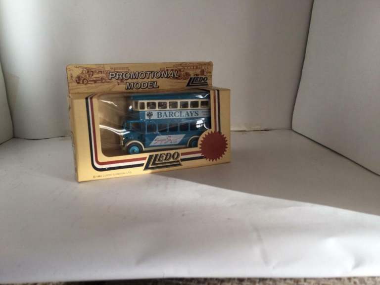 Lledo - Double Decker ‘Barclays’ bus
