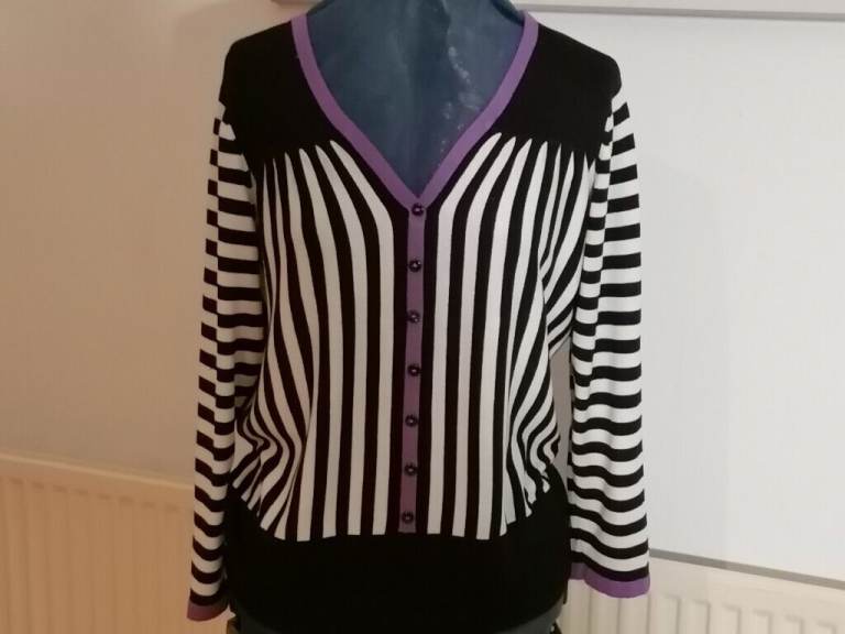 New : PRECIS Luxury Brand Jumper. Size : M 