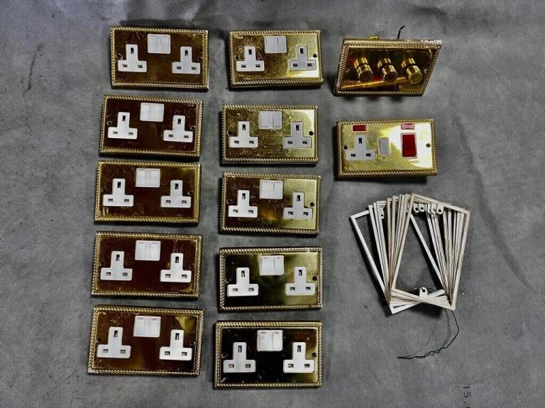 13A Brass Double Sockets X 10 +