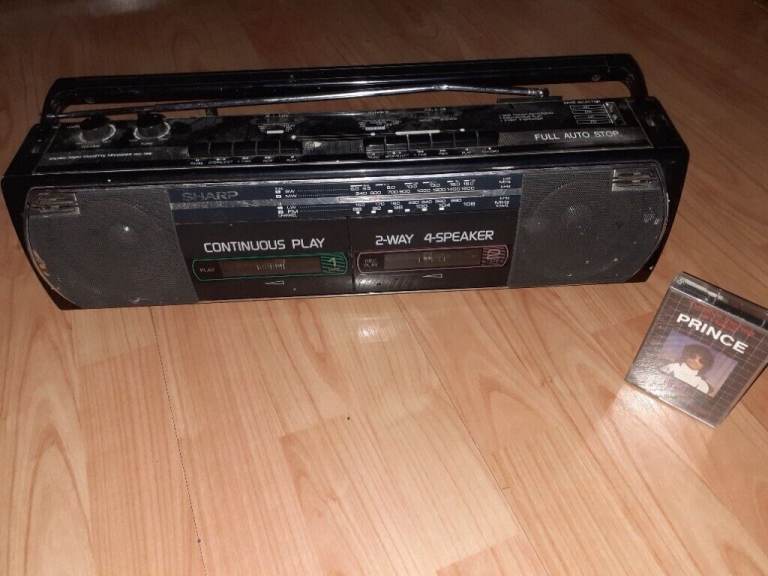 Sharp radio twin cassette  wq 268e