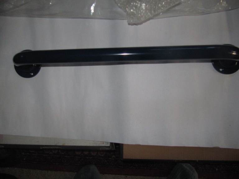 BLUE 600MM GRAB RAIL 