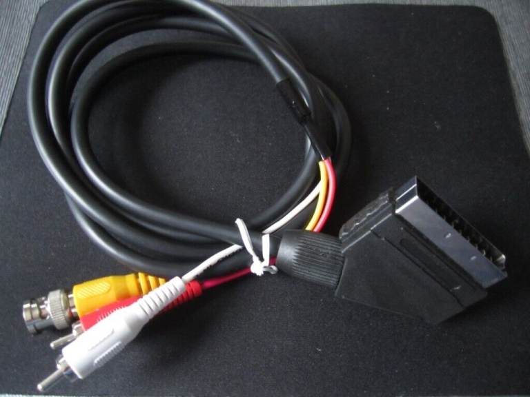  SCART to BNC Input and 2 Twin RCA/Phono Audio Video Cable Lead AV VCR CCTV NEW