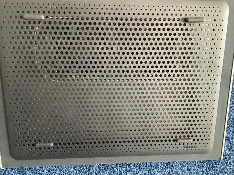 Tarsus laptop cooling stand