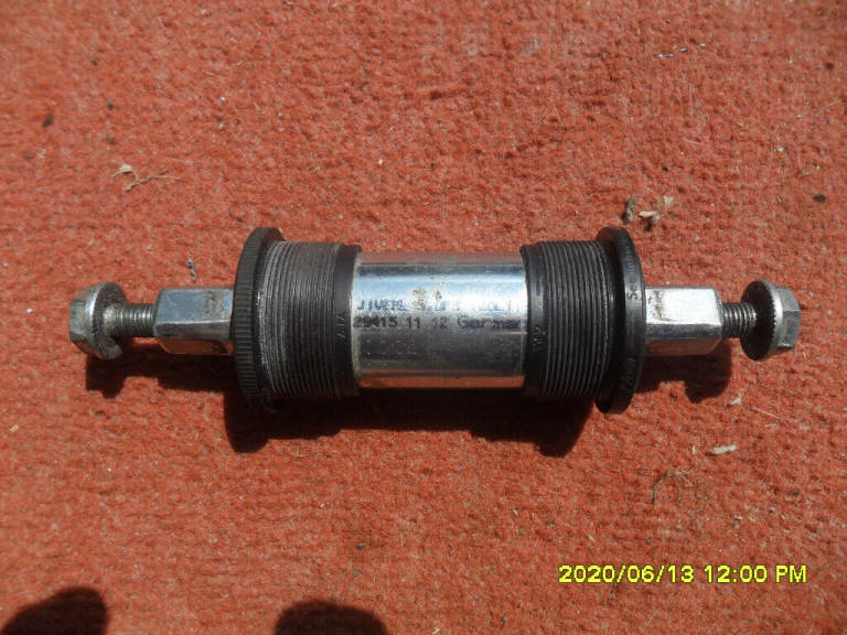 BOTTOM BRACKET SQUARE TAPER 68x120mm WITH BOLTS