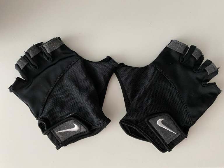 Nike Women's Studio Grip Fitness Gloves