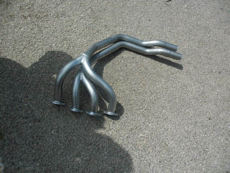 Exhaust manifolds for Osca