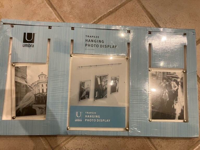 Umbra Trapeze Hanging Photo Display