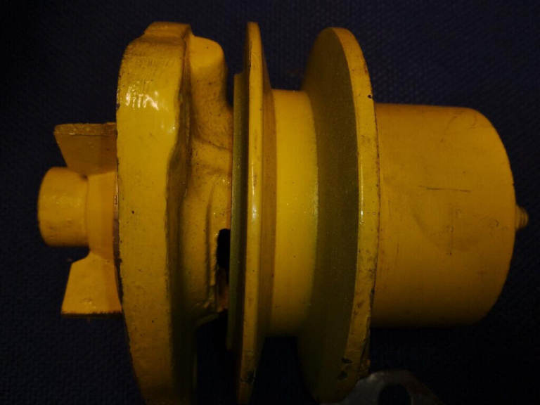 NEW WATER PUMP AND PULLEY TO SUIT TR2 TR3 TR4