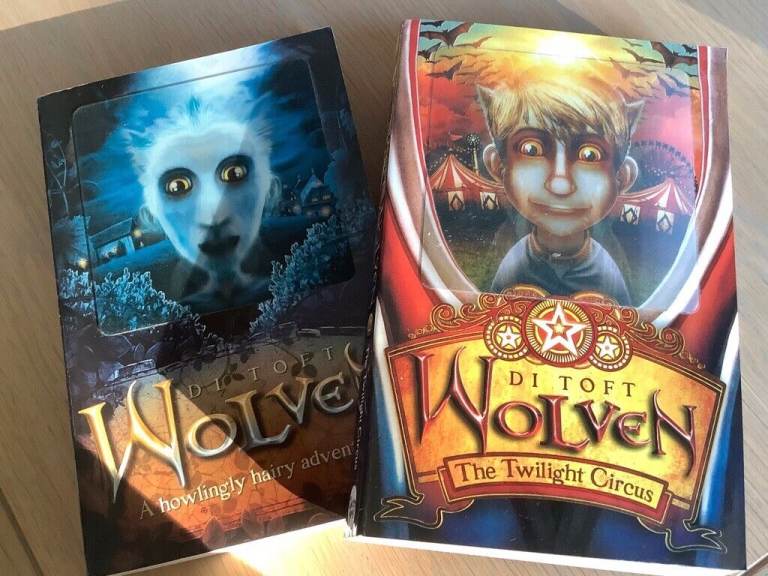 2 x Books Wolven & Wolven The Twilight Circus By Di Toft (Paperback )