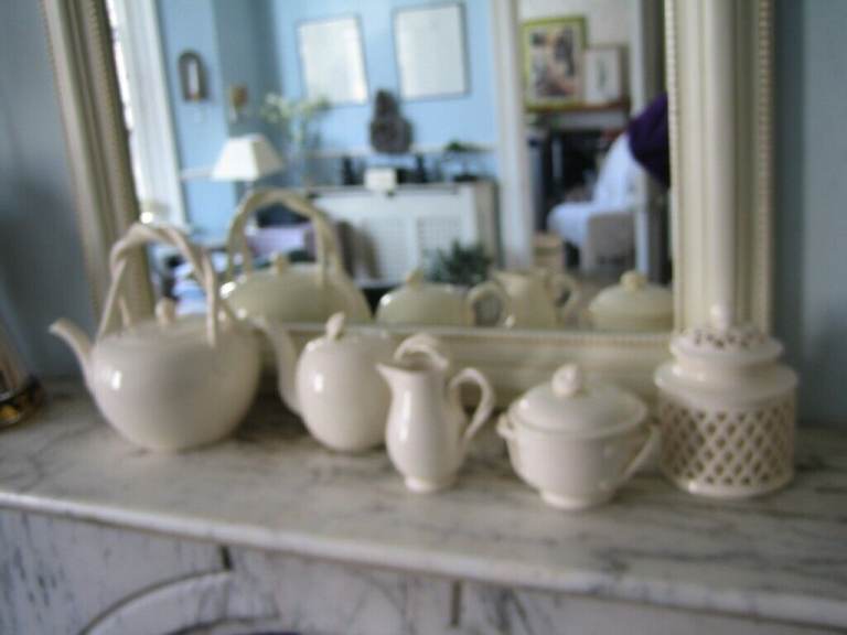 COLLECTABLE - FIVE pieces of Leedsware/ Leeds Creamware china