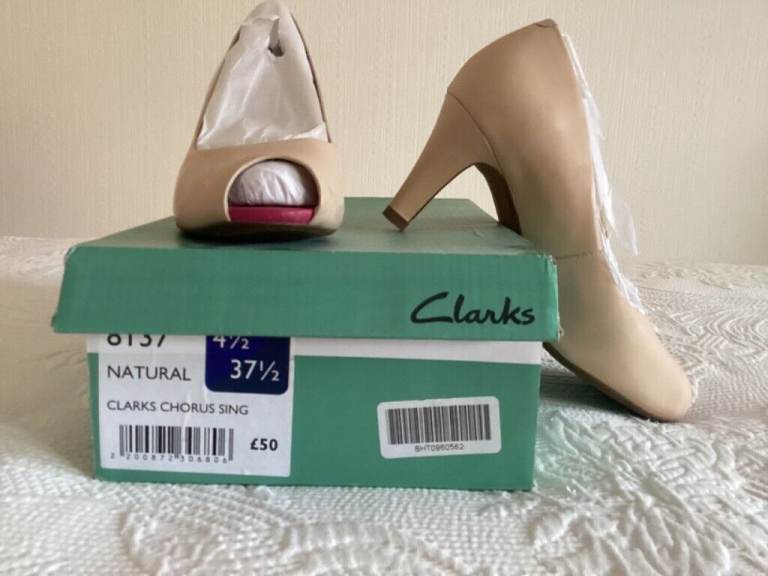 Size 37.5 cream court shoe 2in heel peep toe worn once