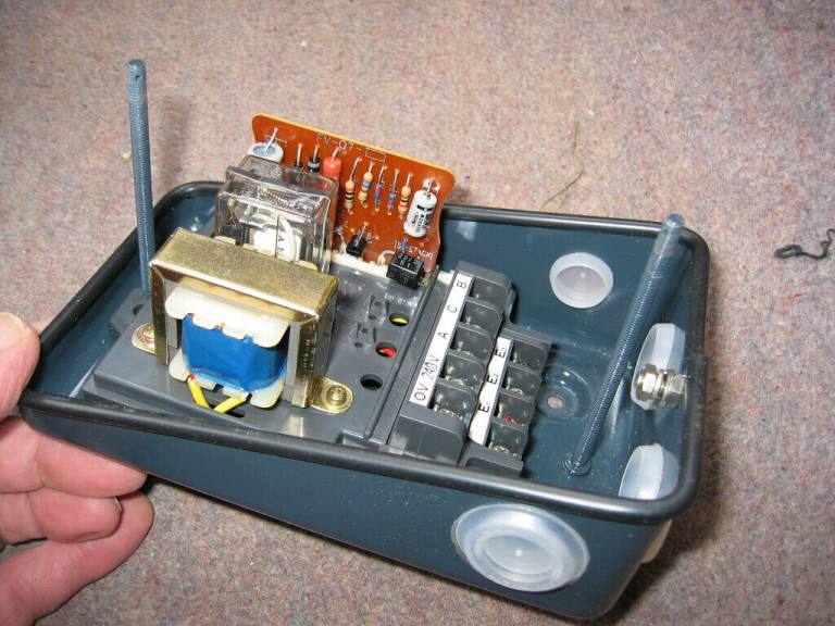 A high quality liquid level controller, tested and working, video available.