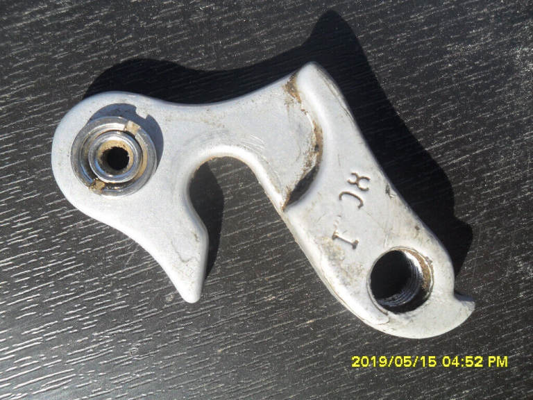 DECATHLON ROCKRIDER REAR DERAILLEUR HANGER