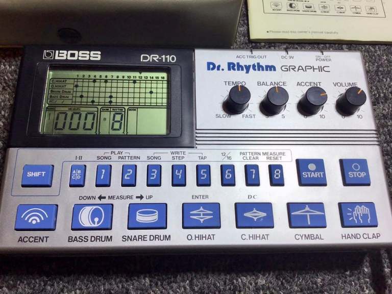 Boss DR-110 Dr Rhythm classic analog drum machine / superb condition. 