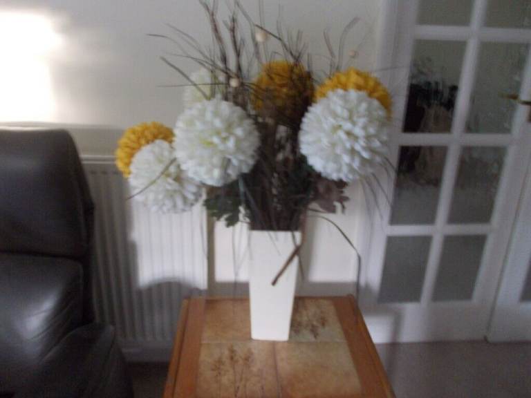 Large cream vase with artificial chrysanthemum's very good condition
