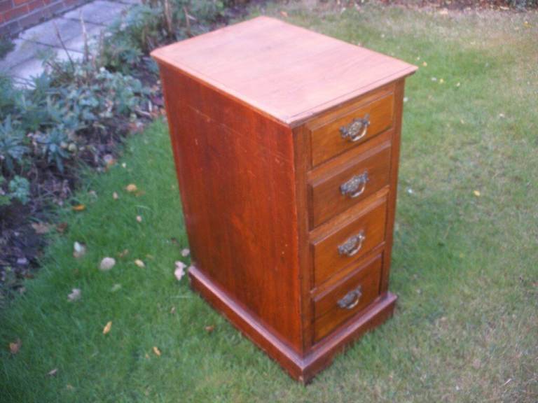 Antique chest of drawers