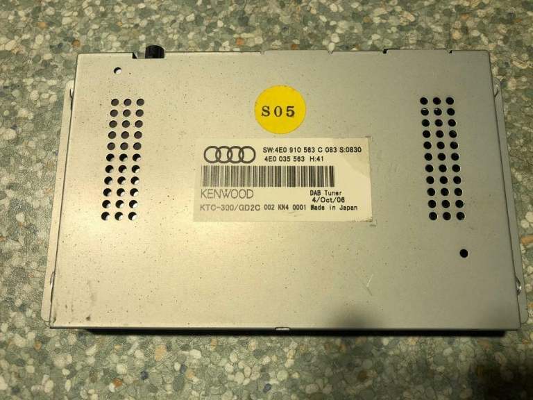 AUDI DIGITAL RADIO DAB CONTROL UNIT MODULE 4E0035563