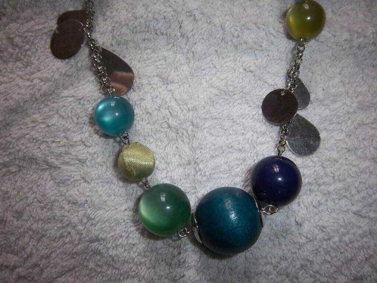 New M&S Ladies Long Green Beaded Necklace IP1