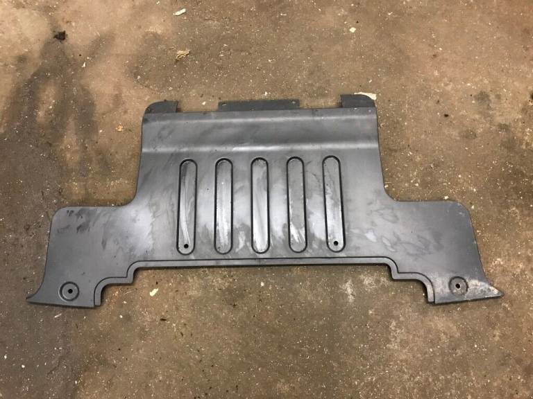 RANGE ROVER VOGUE L405 ENGINE UNDERTRAY COVER SUMP GUARD  P/N: GK52-17F846-AA (2012-2015)