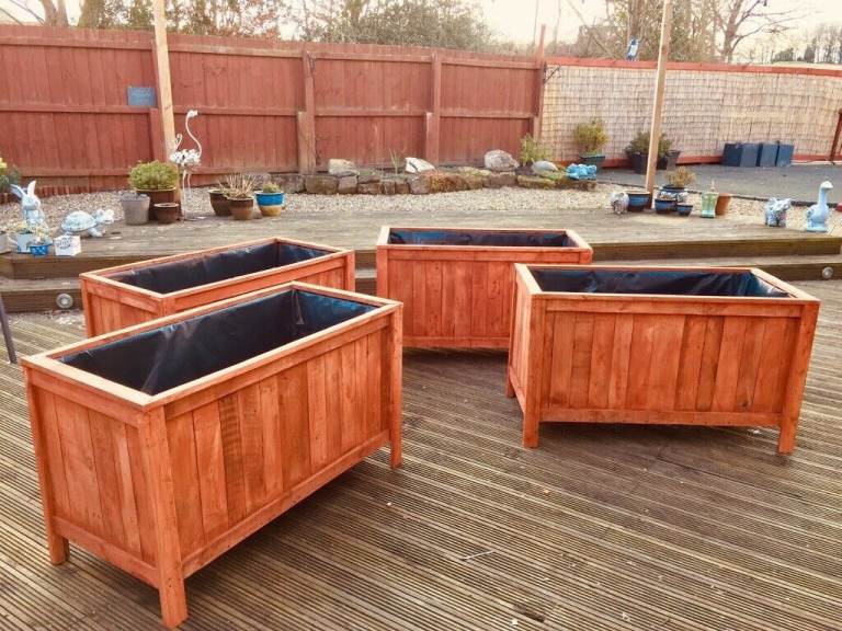 Handmade Wooden Plant/Flower/Vegetable Planter Painted and Lined