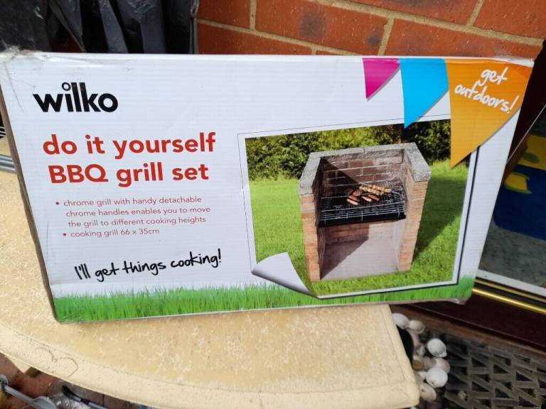 A Wilko Do it yourself BBQ grill set