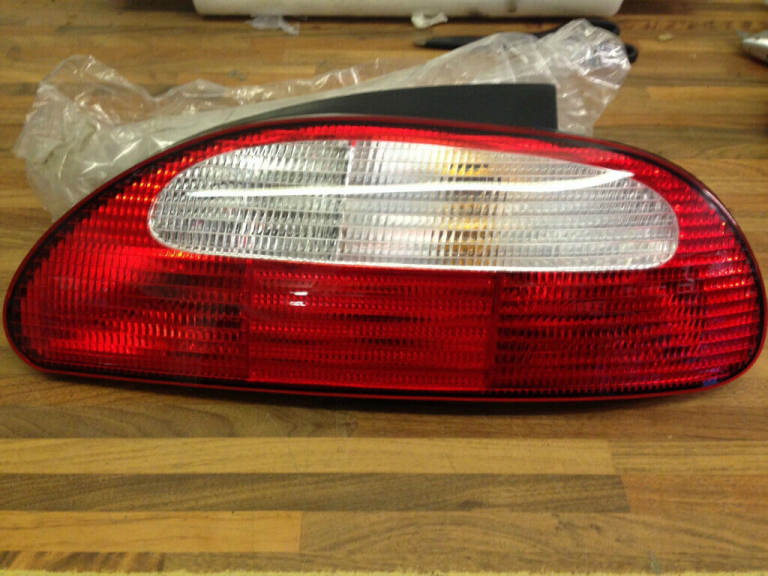 NEW XFB000540 DRIVERS SIDE REAR LIGHT MGF MGTF 