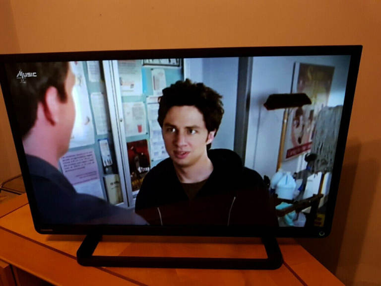 5**** Toshiba 32-inch HD LED TV -5*****gumtree seller,