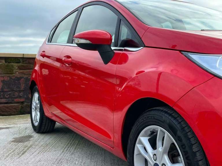 Ford Fiesta 1.25 ( 82ps ) Zetec