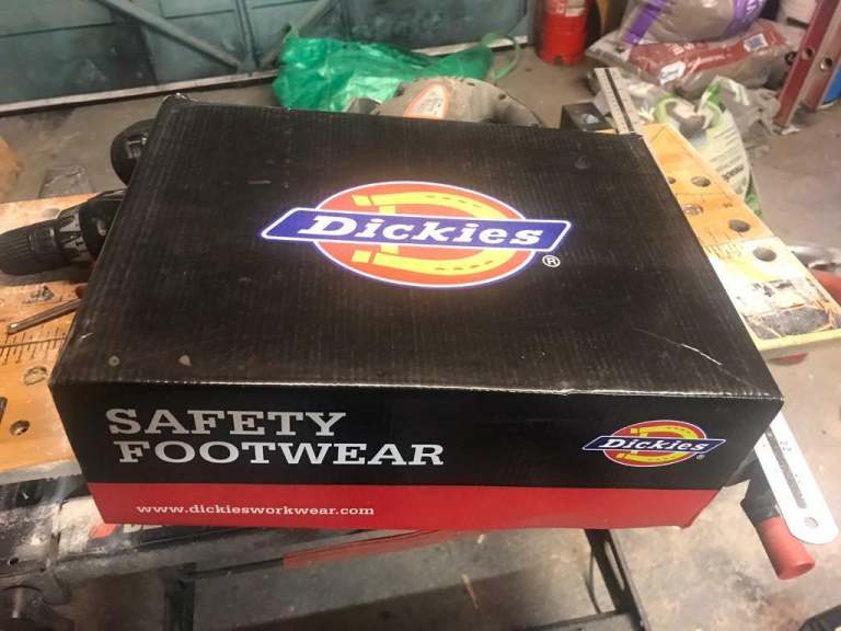 Dickies boots size  8 new