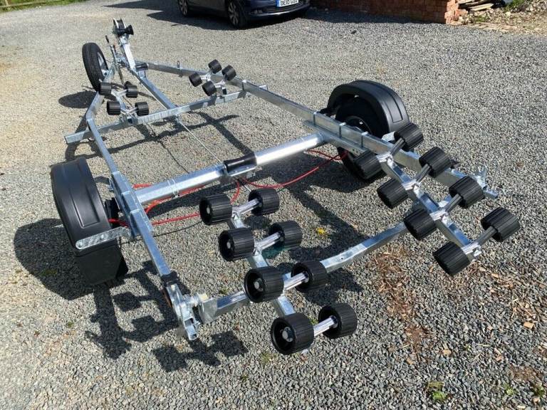 Brand New 2026 Extreme 1300KG trailer 2yr warranty for RIB up to 5.6M or 17' Boat