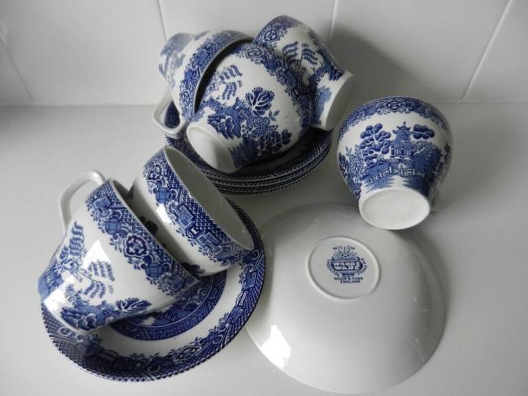 CUPS AND SAUCERS OLD WILLOW 