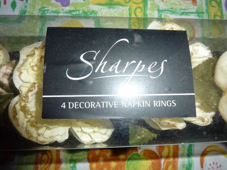 Decorative napkin rings