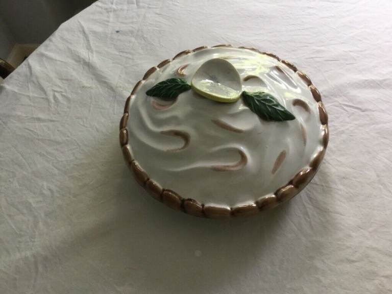 Ceramic pie dish
