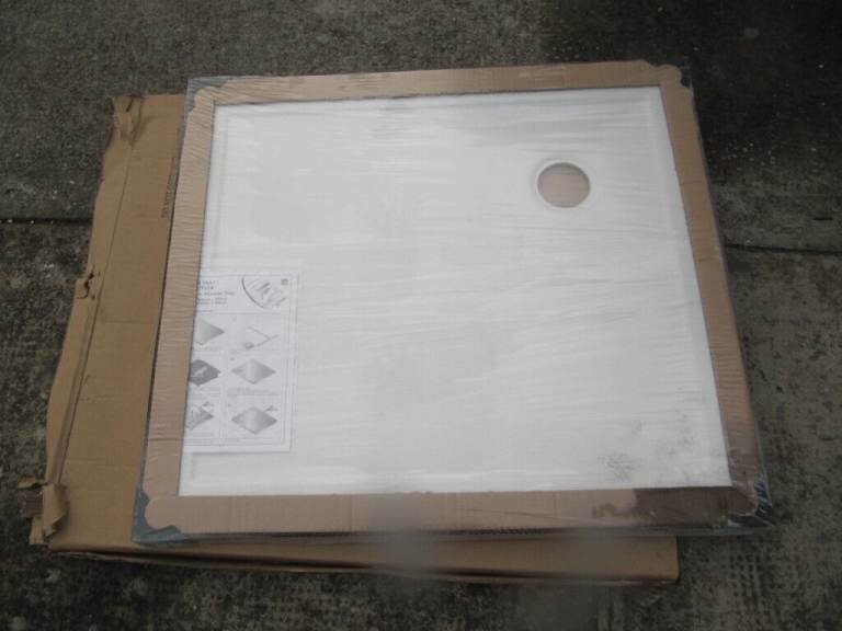 shower tray 900 x 900 x 6 cm lightweight  new out of wrapper to take pic can post for cost