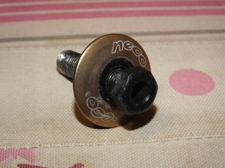 NECO BLACK AND GOLD 360 GYRO TOP BOLT...