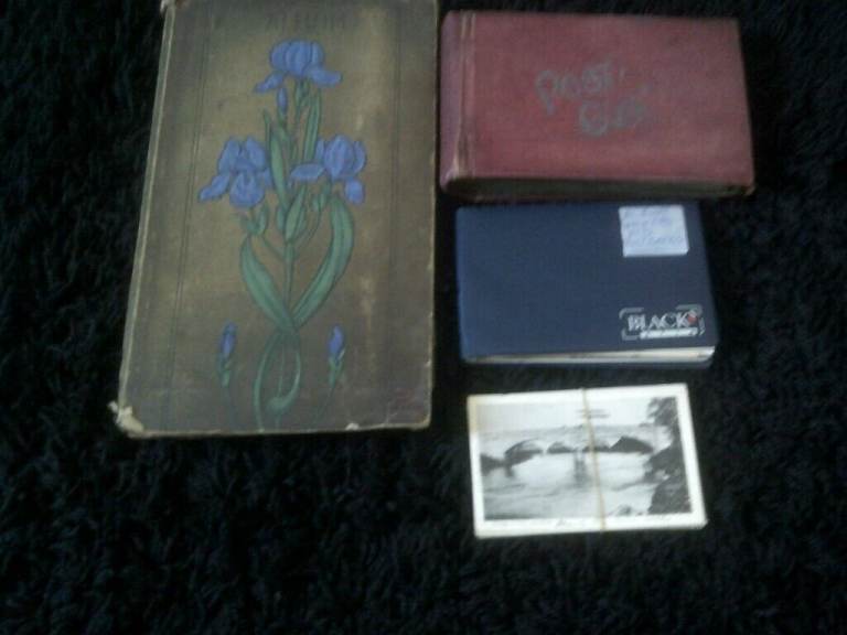 155 OLD POSTCARDS IN 3 ALBUMS  USED / UNUSED  PART WORLD 