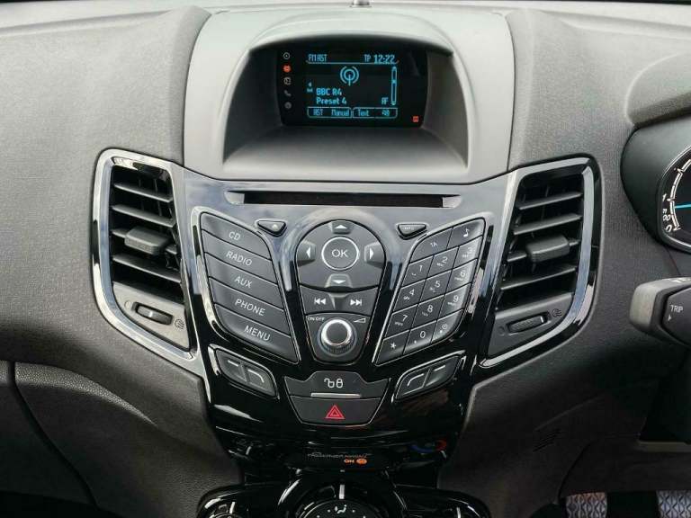 Ford Fiesta 1.25 ( 82ps ) Zetec