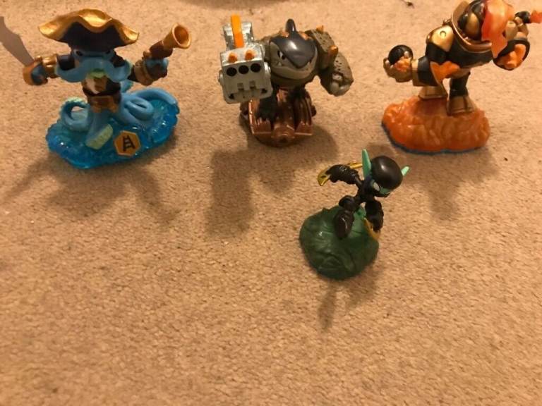 Skylander figures, set consisting of four different figures