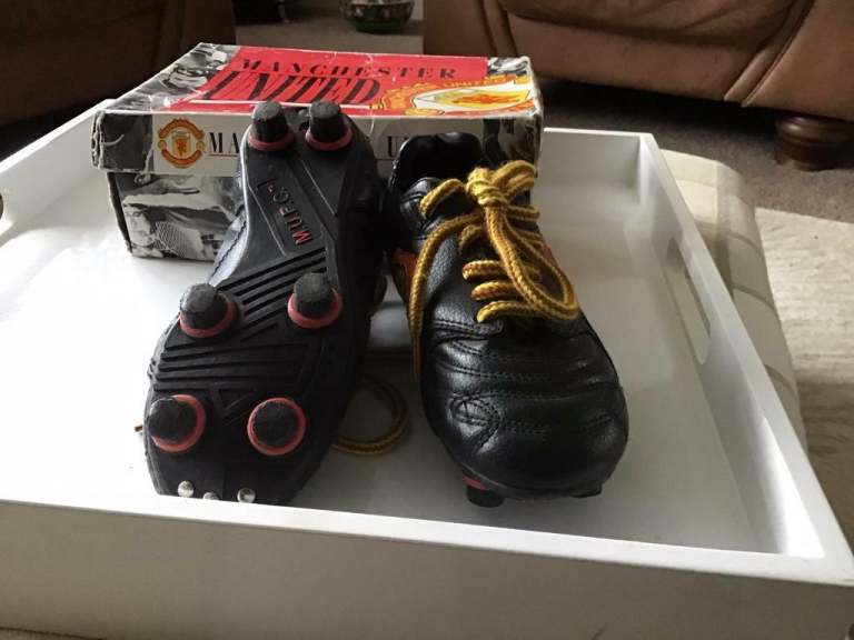 Manchester United  child’s football boots size 12  