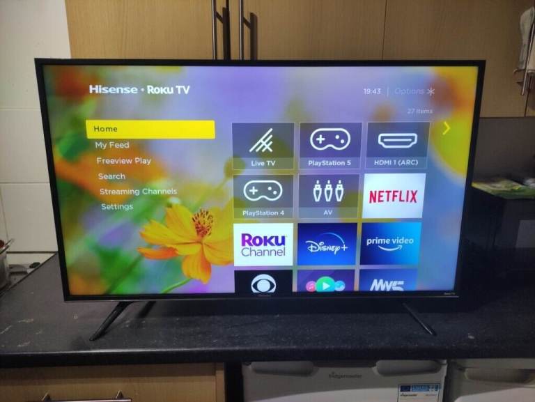 Hisense 4K 43 inch TV HDR Roku OS