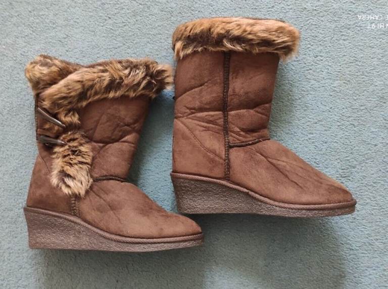 NEW, Women’s Brown Boots Size 6 THIS ITEM IS NOT ENIGIBLE FOR DELIVERY.