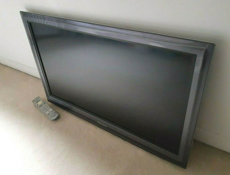 Panasonic Viera TV With Remote 32 inch in gunmetal grey finish