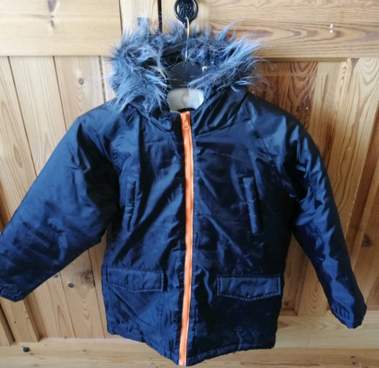 Boys black winter coat. Age 11-12 years.