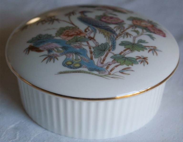 Wedgwood Bone China Kutani Crane Lidded Trinket Box