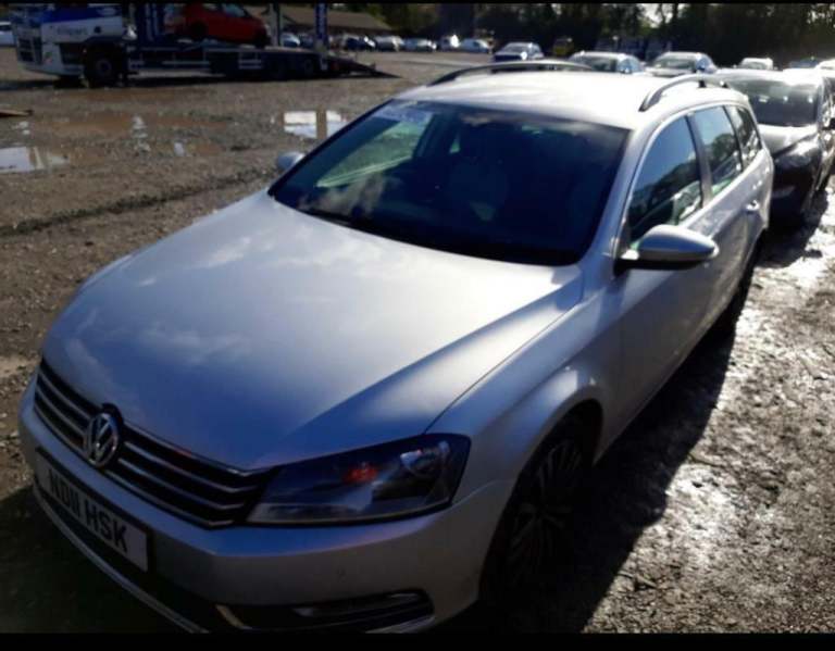 VW PASSAT B7 BREAKING 