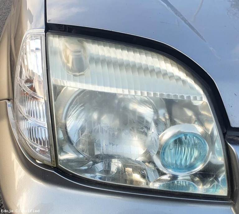 Nissan X-Trail Right Side Headlight And Indicator 2005