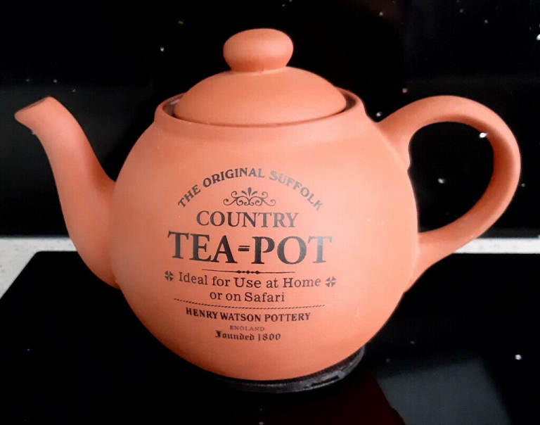 Original Suffolk Country Tea-Pot - lidded: Henry Watson Terracotta Pottery Teapot 