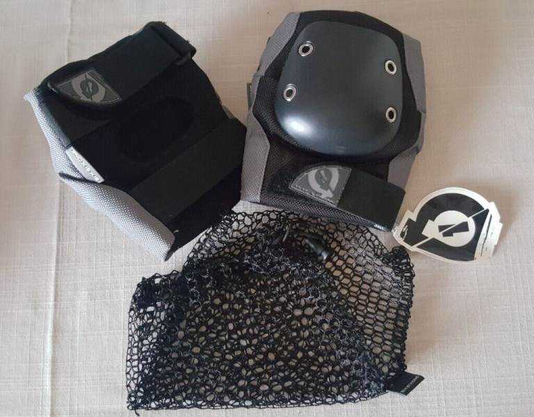 DJ KNEE PROTECTOR SIX SIX ONE YOUTH R